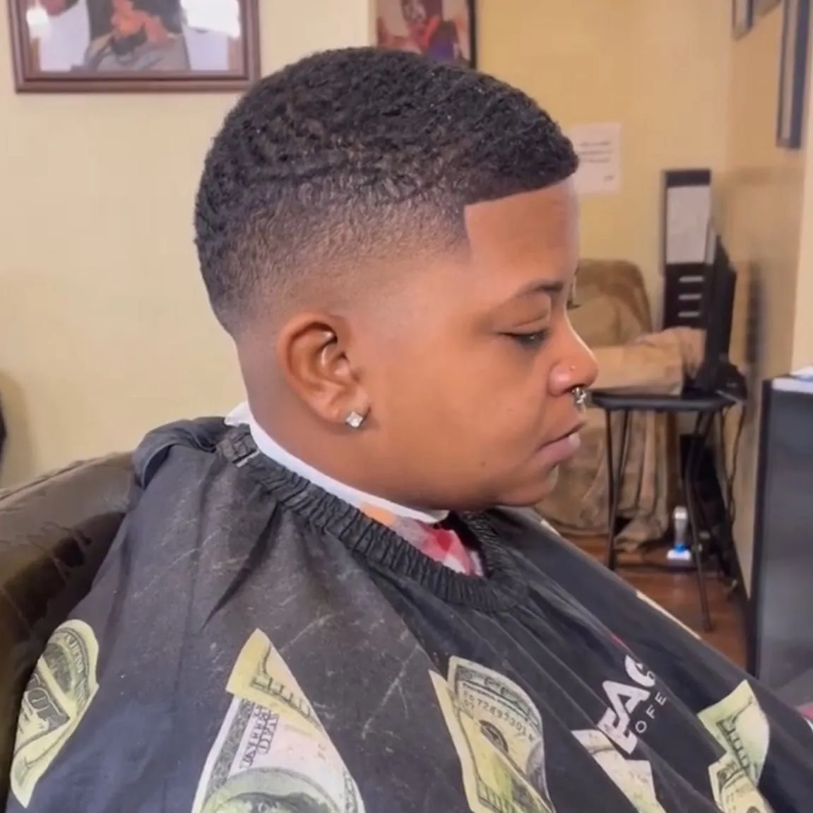 💈 Woman’s haircut 💇🏽‍♀️✂️ by Joe